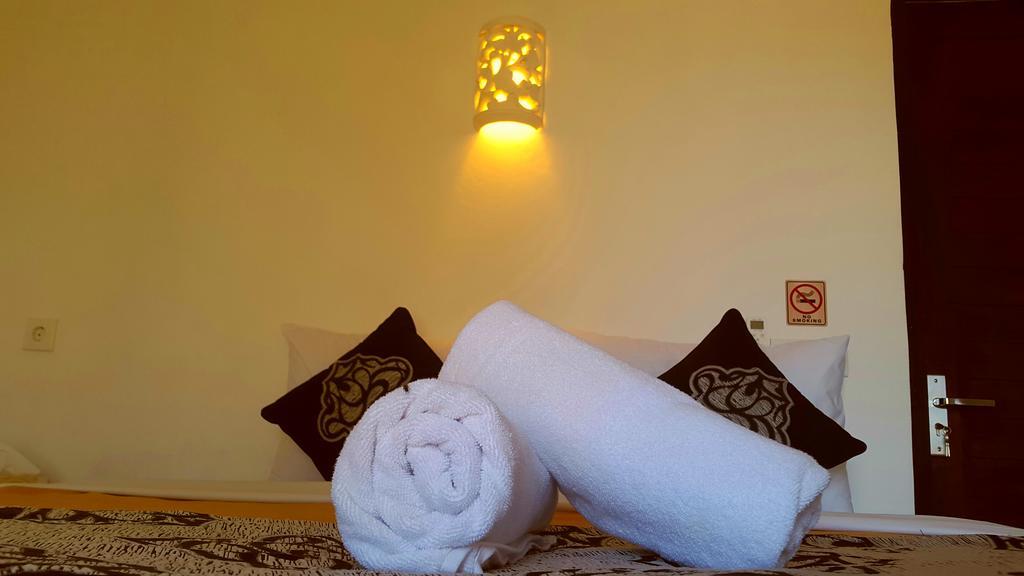 Kubu Sunset Guest House Nusa Lembongan  Exterior photo
