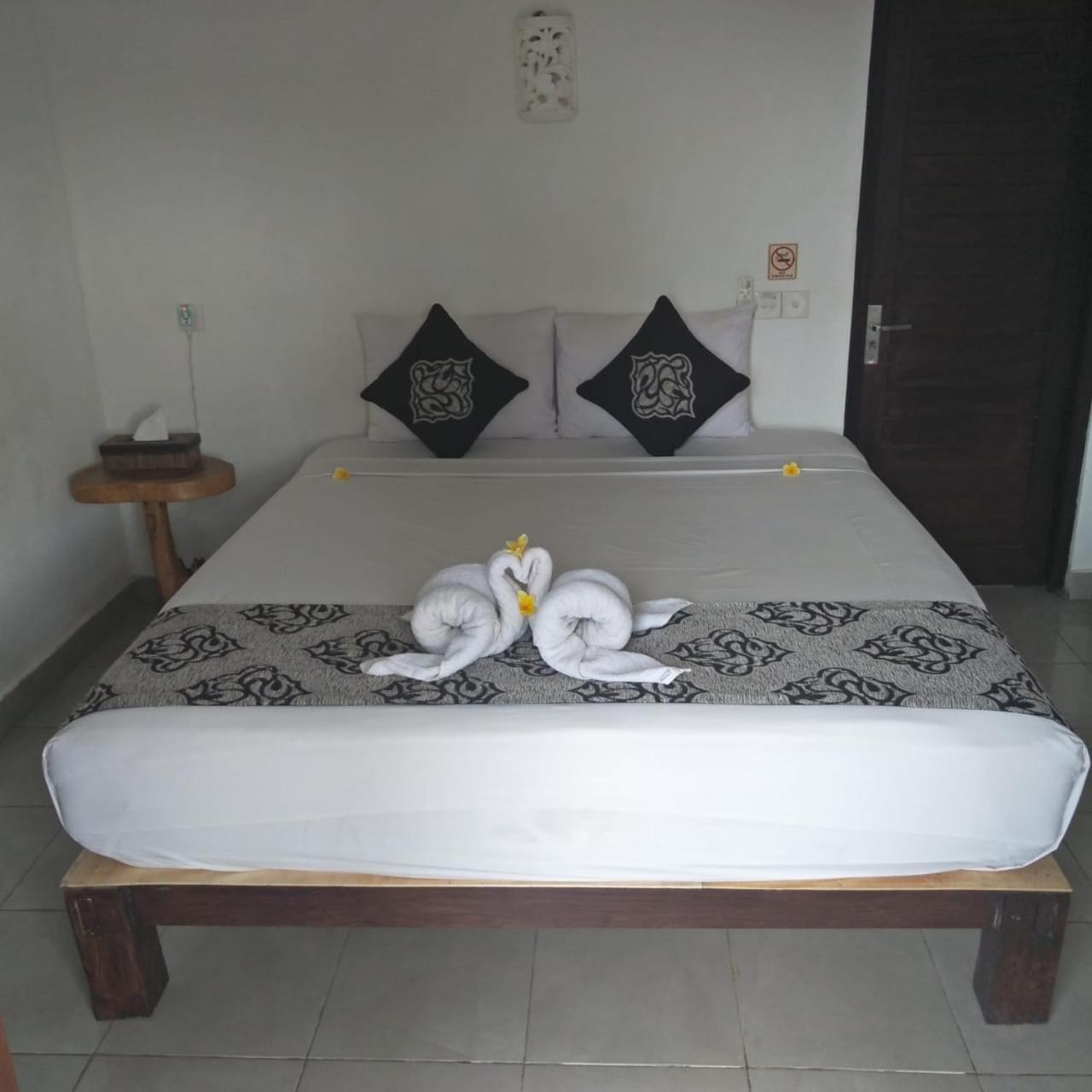 Kubu Sunset Guest House Nusa Lembongan  Exterior photo